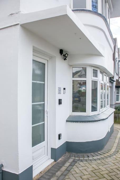Stylish Retreat In Leigh-On-Sea Apartment Southend-on-Sea Exterior photo
