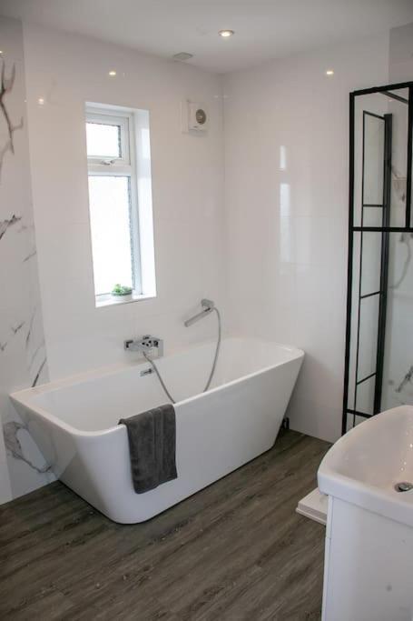 Stylish Retreat In Leigh-On-Sea Apartment Southend-on-Sea Exterior photo